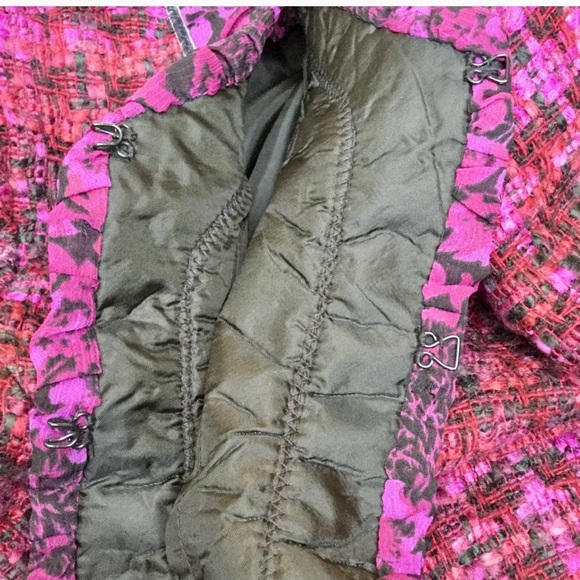 Tweed Chanel Like Pink Fuchsia Ruffle Collar Tailored Blazer Barbie Magenta EUC - Picture 3 of 5